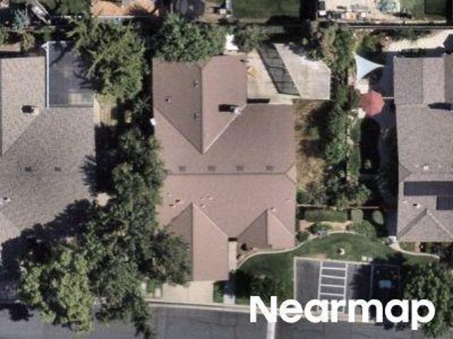 Garden Circle Dr W