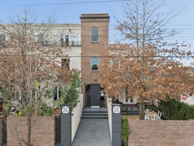 Garden Apartment Excellence in Exclusive Cotham Hill