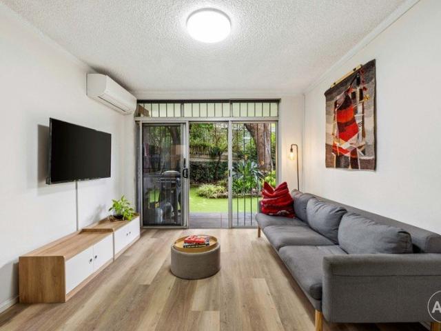 Garden Apartment Living with a Private Leafy Retreat
