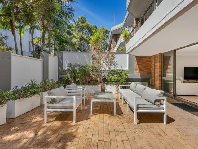 Garden apartment with north facing courtyard