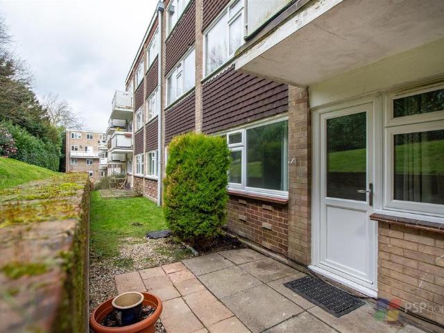 GARDEN FLAT | Jireh Court, Haywards. 2 bed flat to rent £1,350 pcm £312 pw