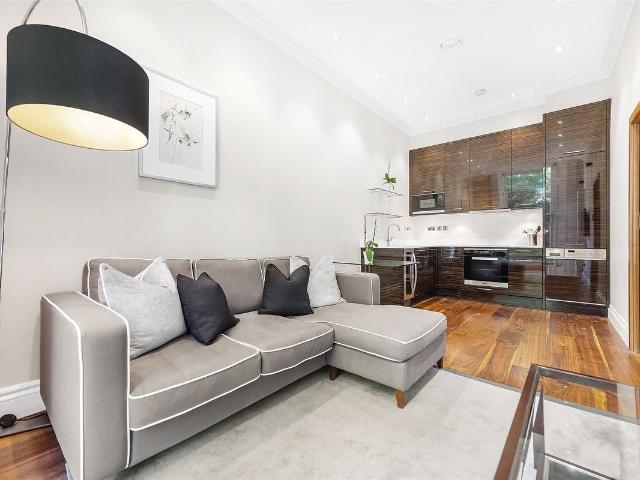 Garden House, 86 92 Kensington Gardens Squar W2, 1 bed flat to rent, £3,200 pcm | PrimeLocation