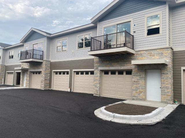 Garden Lofts 2 Bedroom Home for Rent at 4450 4440 4450 S 26th St, Milwaukee, WI 53221 Castle Manor