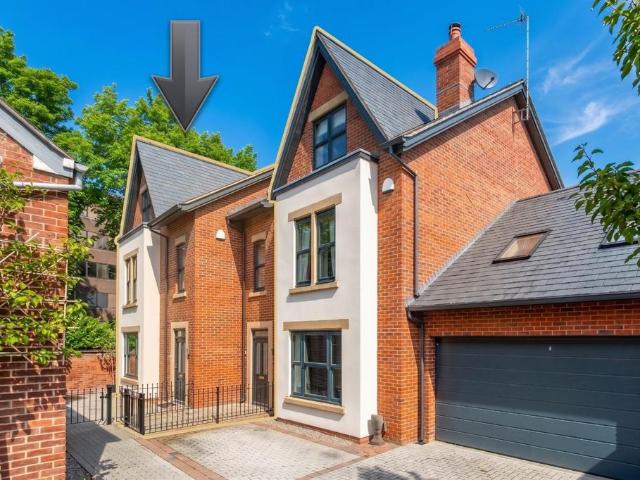 Garden Lane, Altrincham 4 bed semi detached house to rent £3,250 pcm £750 pw