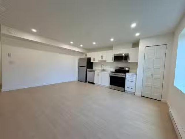 Garden Level 178 Street, Surrey, BC, V4N 5H1 house for lease.