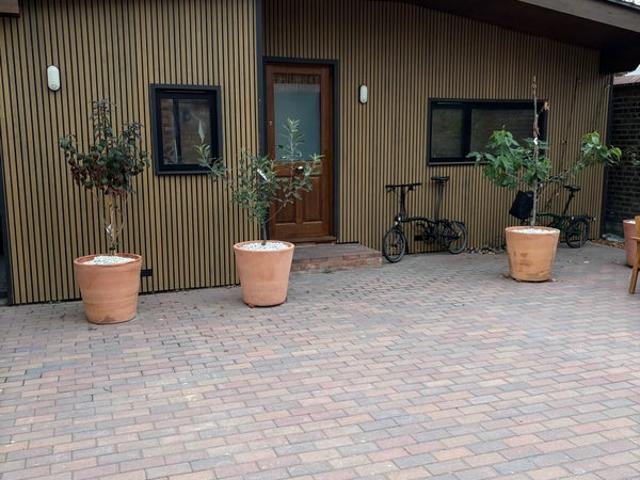 Garden Studio & double bed en suite in Fulham