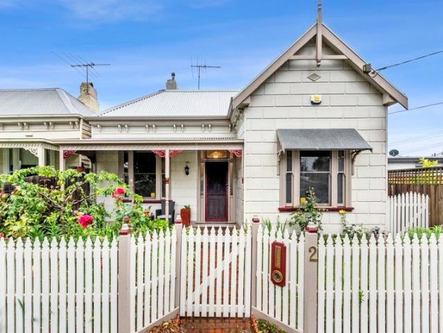 Garden Street Shopping Precinct includes garden maintenance