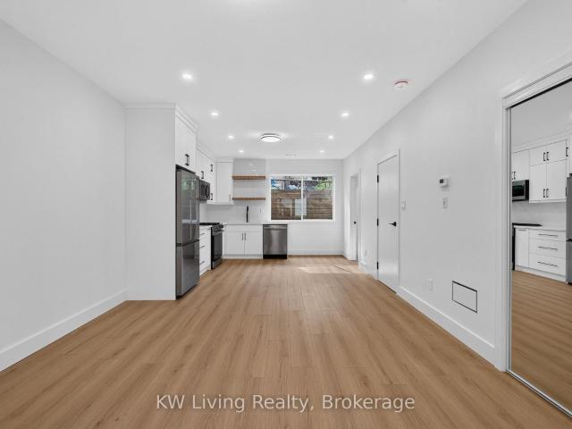 Garden Suite 484 Westmount Avenue in Toronto: Caledonia Fairbank House for lease Toronto W03: MLS®# W13746482