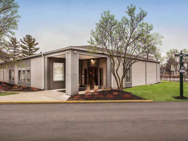 Garden Pointe Apartments Studio Apartment for Rent at 5005 Lily Ln, Indianapolis, IN 46254 Snacks Guion Creek
