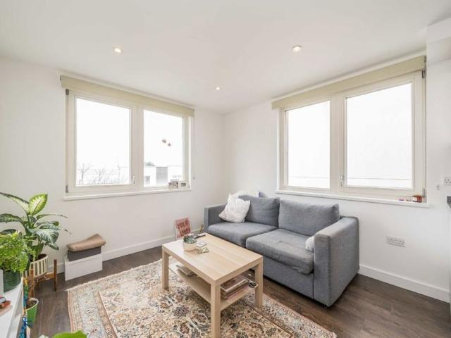 Garden Road, TW9, London