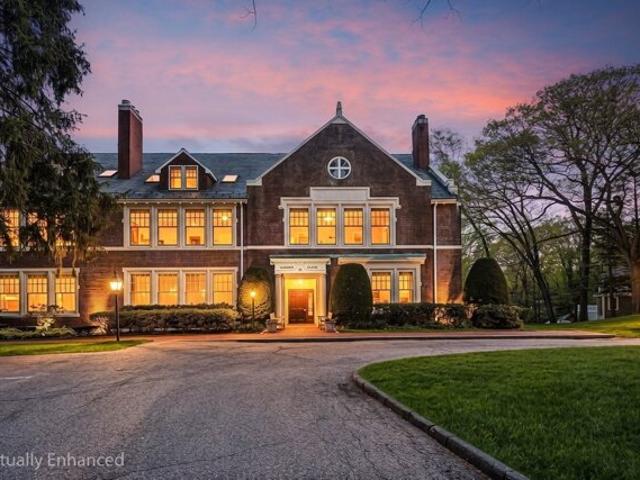 Garden Rd Apt C, Wellesley, Condo For Sale