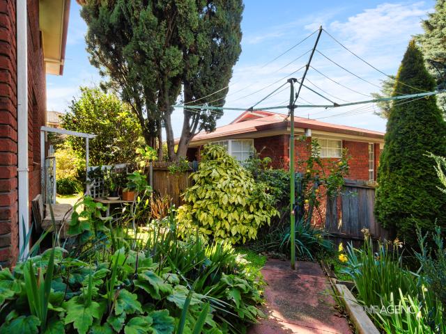 Garden Villa' Within A Gorgeous Setting!