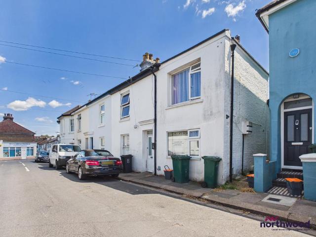 Gardener Street, Portslade, Brighton. 1 bed flat to rent £1,100 pcm £254 pw