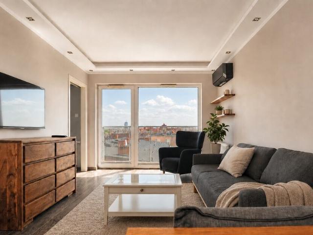 Garderoba| klimatyzacja| balkon| opcja m.postojowe