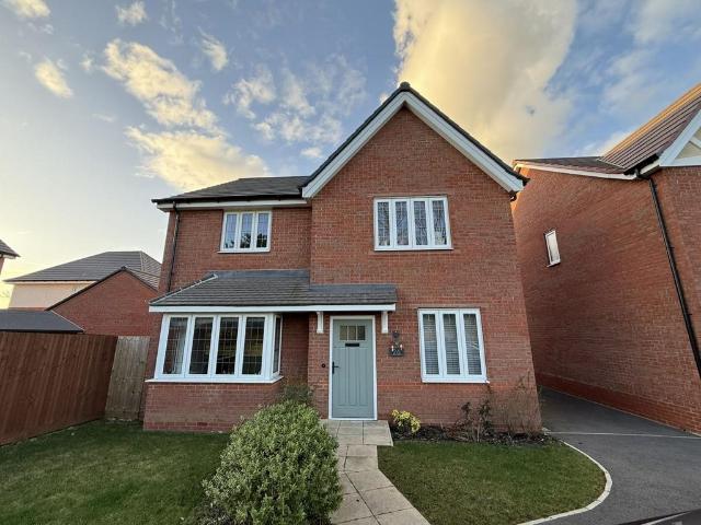 Gardiner View, Oadby, LE2 4 bed detached house to rent £2,250 pcm £519 pw