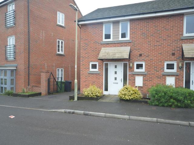 Gardiner Road, Basingstoke RG24 3 bed semi detached house to rent £1,450 pcm £335 pw