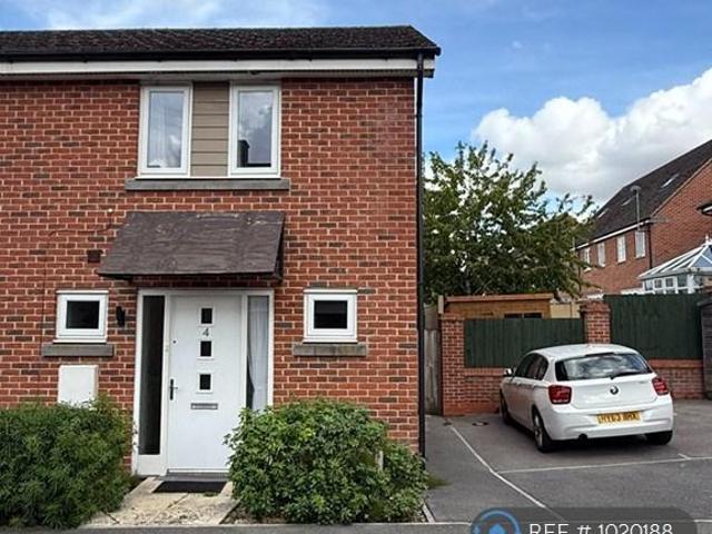 Gardiner Road, Basingstoke, RG24 3 bed semi detached house to rent £1,800 pcm £415 pw