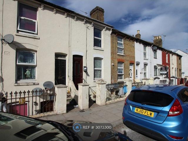 Gardiner St, Gillingham ME7, 2 bed terraced house to rent, £1,150 pcm | PrimeLocation