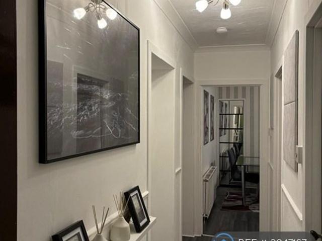 Gardner Drive, Aberdeen, AB12 2 bed flat to rent £785 pcm £181 pw
