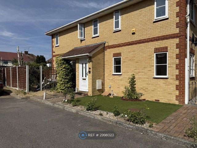 Gardner Place, Feltham TW14, 2 bed maisonette to rent, £1,900 pcm | PrimeLocation