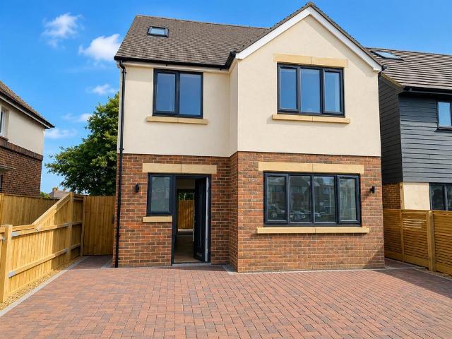 Gardner Road, Portslade, Brighton 3 bed semi detached house to rent £2,400 pcm £554 pw