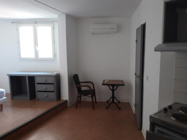 Gare St Roch, studio meublé avec climatisation