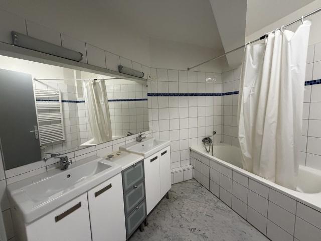 Gare T3 70 m²