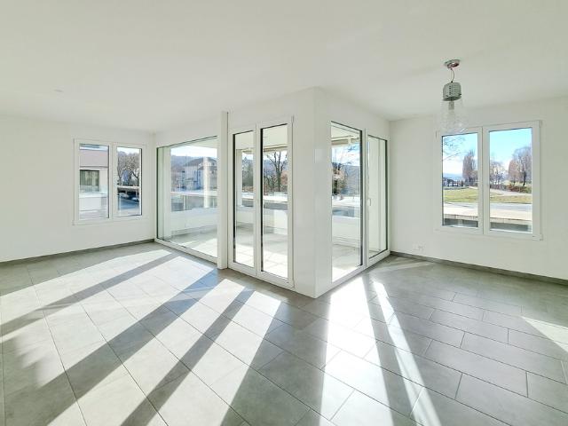 GARE 9, Appartement de 4.5 pièces récent avec 2 salles de bain