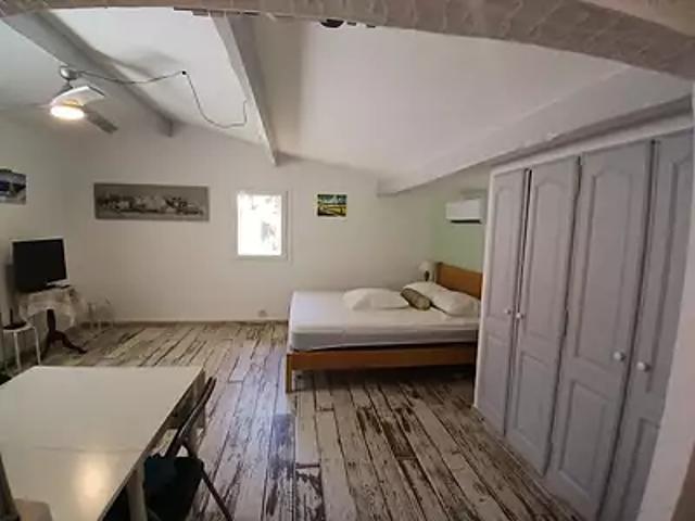 Garéoult 83136 Location appartement 1 pièce t1 au dernier étage