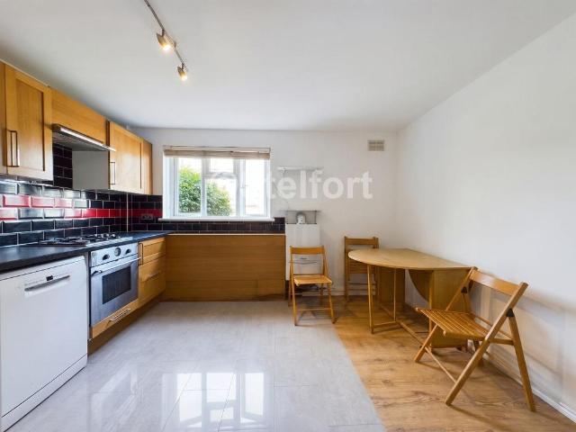 Garfield Court, Willesden Lane. 3 bed flat to rent £2,650 pcm £612 pw