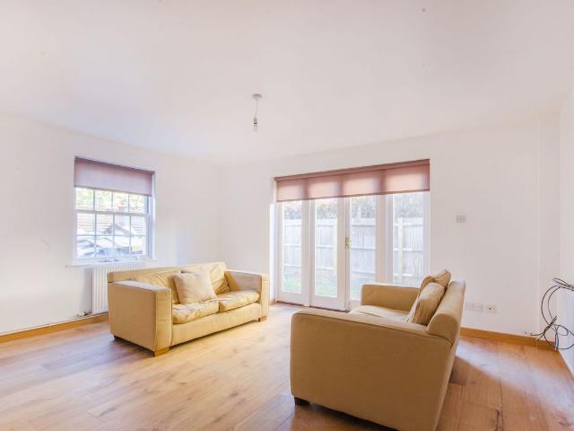 Garford Street, Isle Of Dogs, London E14, 3 bed terraced house to rent, £3,250 pcm | PrimeLocation