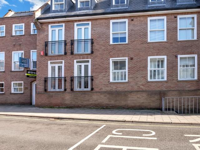 Garland House, Bury St Edmunds 1 bed apartment to rent £1,250 pcm £288 pw