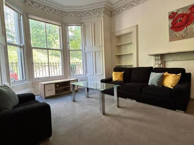 Garland Place, Dundee DD3 3 bed flat to rent £1,490 pcm £344 pw