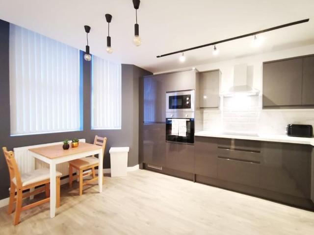 Garmoyle Road, Wavertree, Liverpool 2 bed flat to rent £1,413 pcm £326 pw