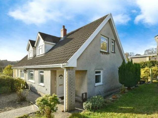 Garnant, Maes Y Bedol, Ammanford, 3 Bedroom Semi detached