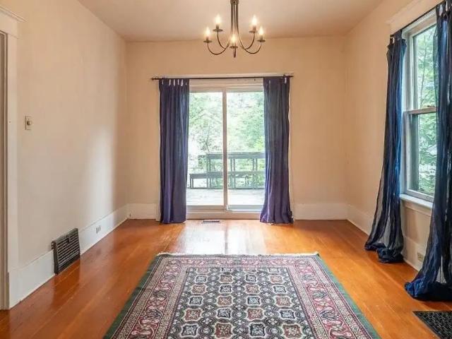 Garneau Heritage Home | 2 Bedroom + Den | Garage | Near U of A & Whyte Ave — 2 Bedrooms+ Den House