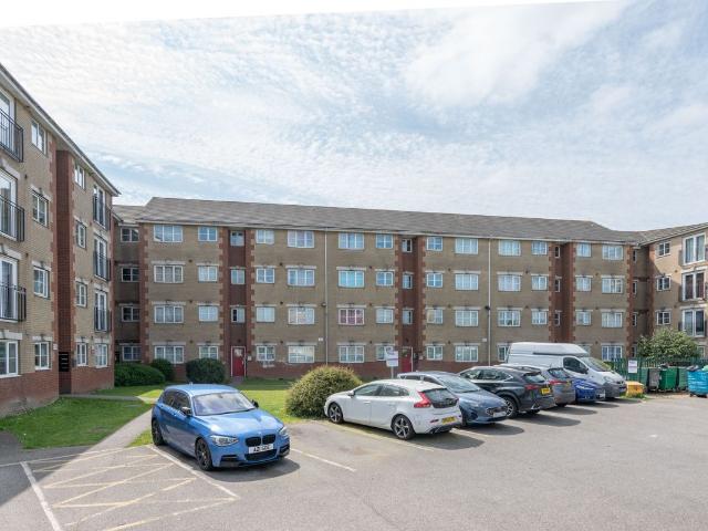 Garner Court, Dunlop Road, Tilbury RM18, 2 bed flat to rent, £1,399 pcm | PrimeLocation