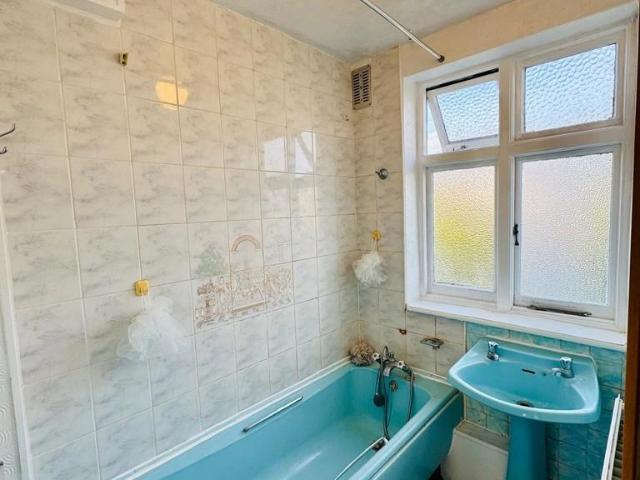Garner Road Walthamstow 3 bed terraced house to rent £2,550 pcm £588 pw