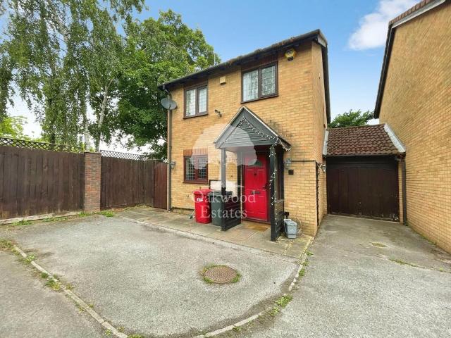 Garnet Close, Slough SL1 3 bed link detached house to rent £1,950 pcm £450 pw