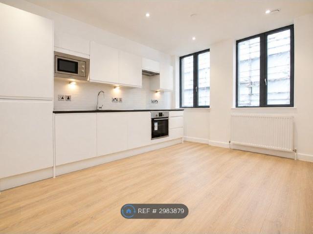 Garrard House, Reading RG1, 1 bed flat to rent, £1,200 pcm | PrimeLocation