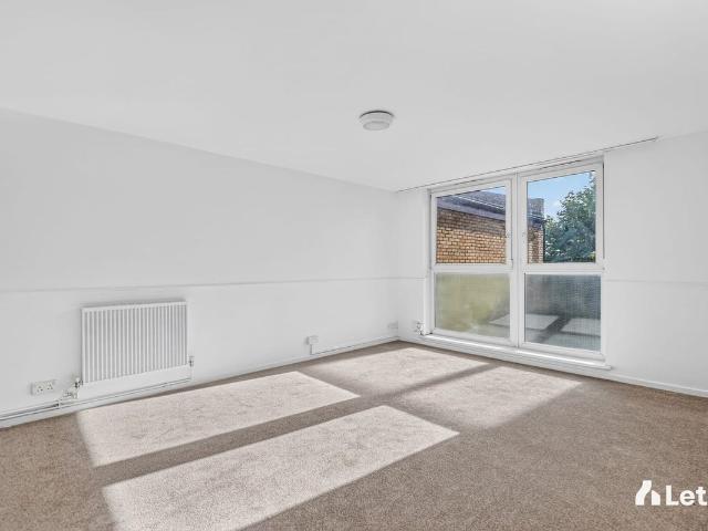 Garratt Lane, London SW17, 2 bed flat to rent, £2,250 pcm | PrimeLocation
