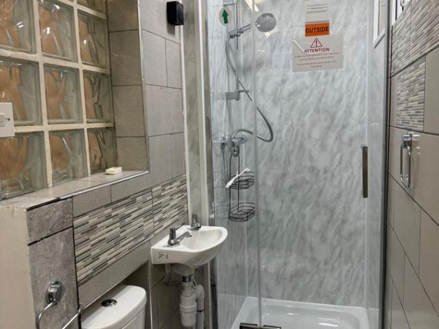 Garratt Lane, London SW18, 1 bed flat to rent, £1,850 pcm | PrimeLocation