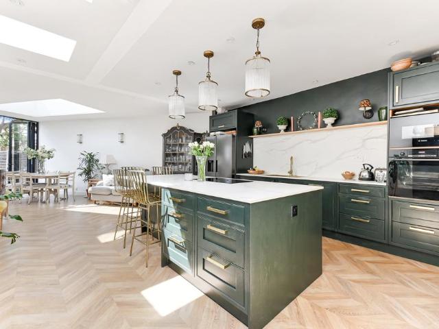 Garratt Lane, SW18 4 bed house to rent £6,000 pcm £1,385 pw