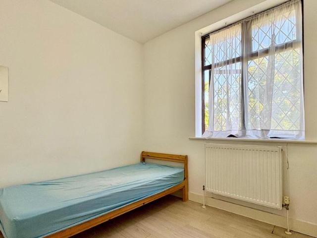 Garratt Road 8 bed flat share to rent £750 pcm £173 pw