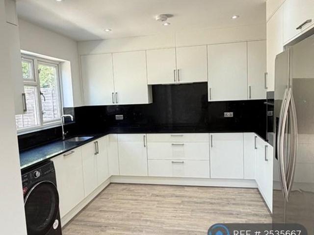 Garratt Road, Edgware, HA8 7 bed semi detached house to rent £3,950 pcm £912 pw