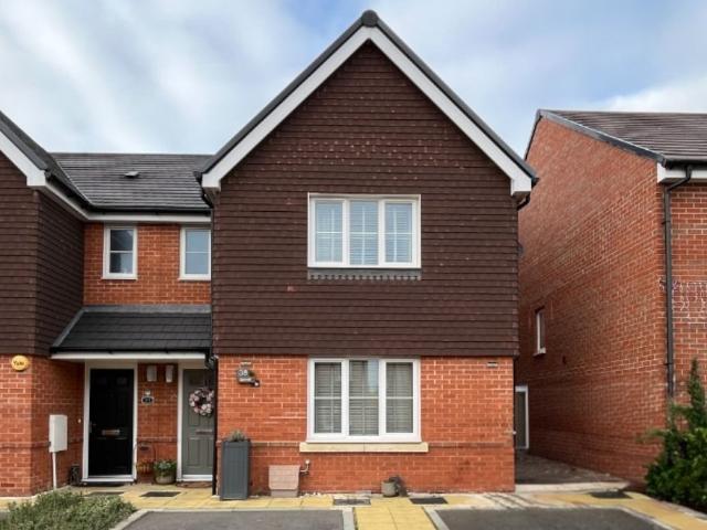 Garrett Drive, Reading RG2, 3 bed semi detached house to rent, £2,475 pcm | PrimeLocation