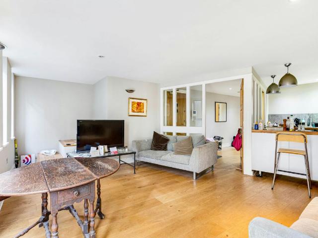 Garrett House, London SE1, 2 bed flat to rent, £2,800 pcm | PrimeLocation