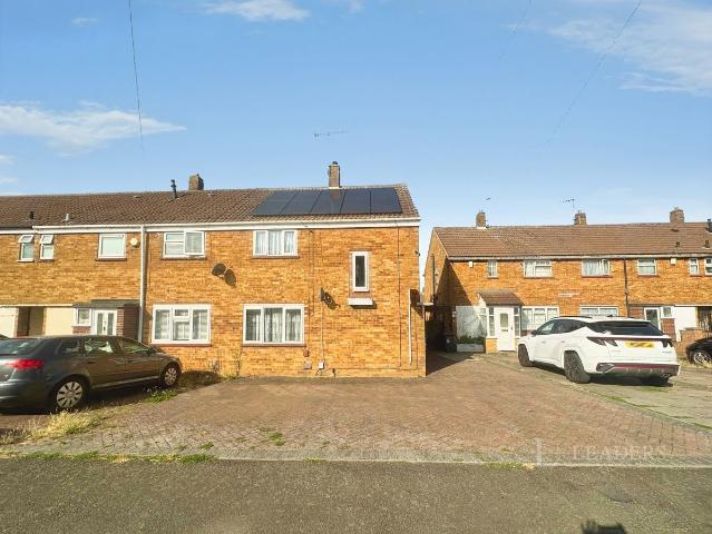 Garretts Mead, Luton, Bedfordshire LU2, 3 bed semi detached house to rent, £1,650 pcm | PrimeLocation