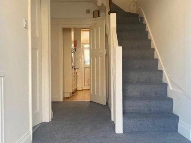 Garrick Avenue, London NW11, 4 bed semi detached house to rent, £3,250 pcm | PrimeLocation