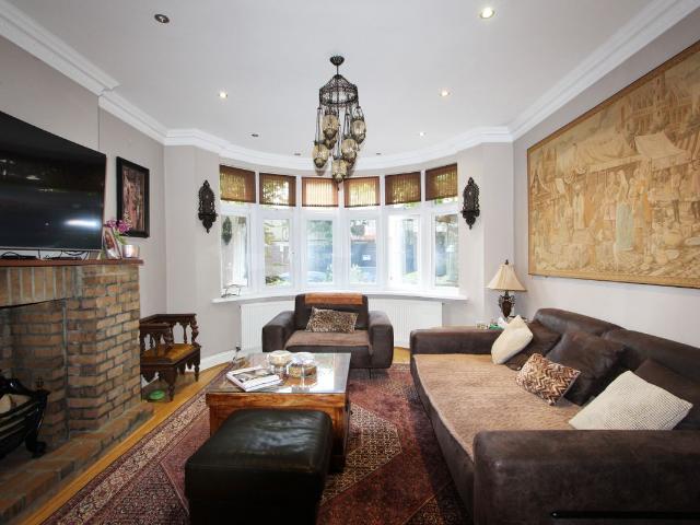 Garrick Avenue, London NW11, 5 bed semi detached house to rent, £5,000 pcm | PrimeLocation